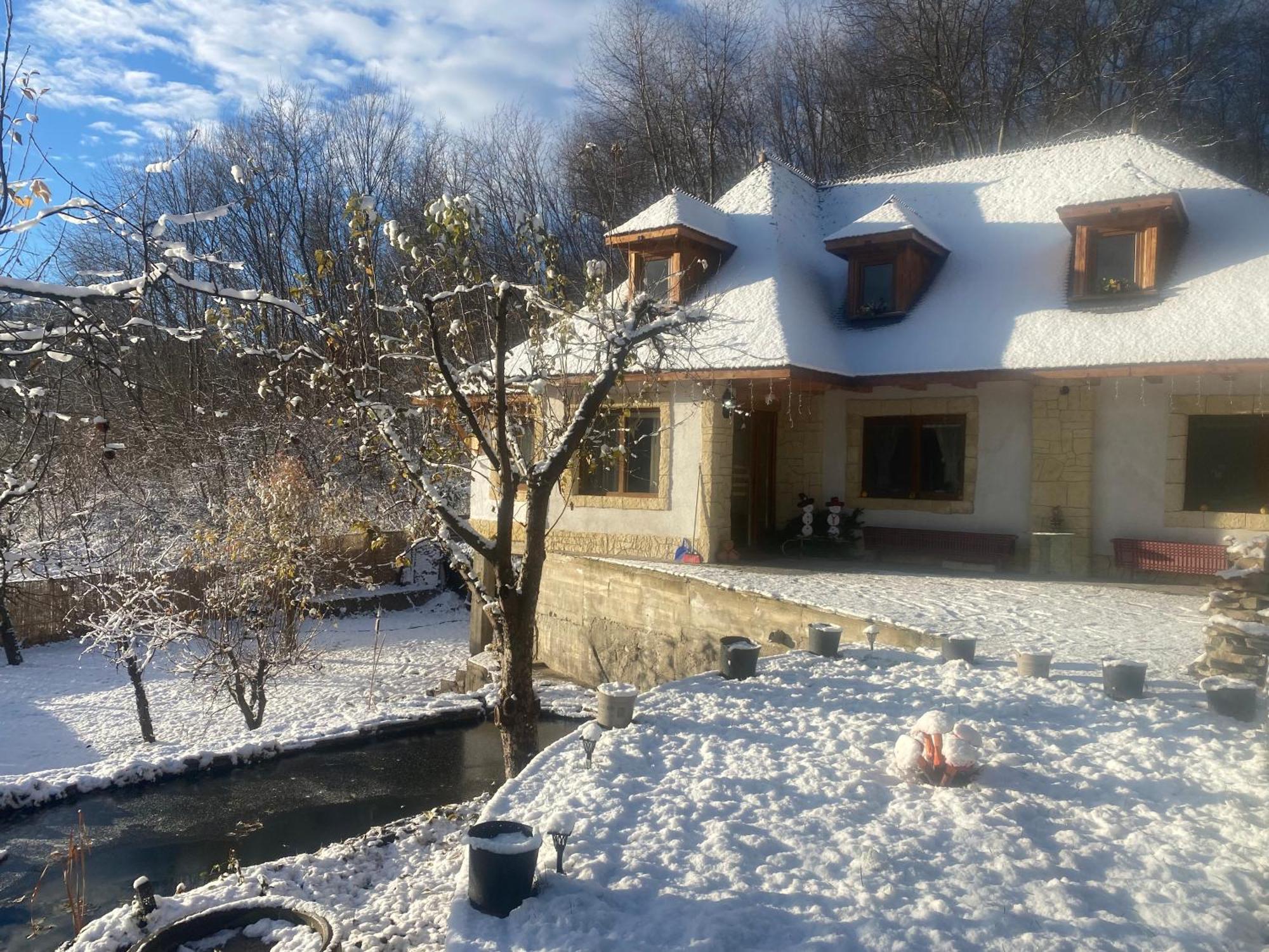 Casa Cu Sindrila Villa Valenii de Munte Luaran gambar
