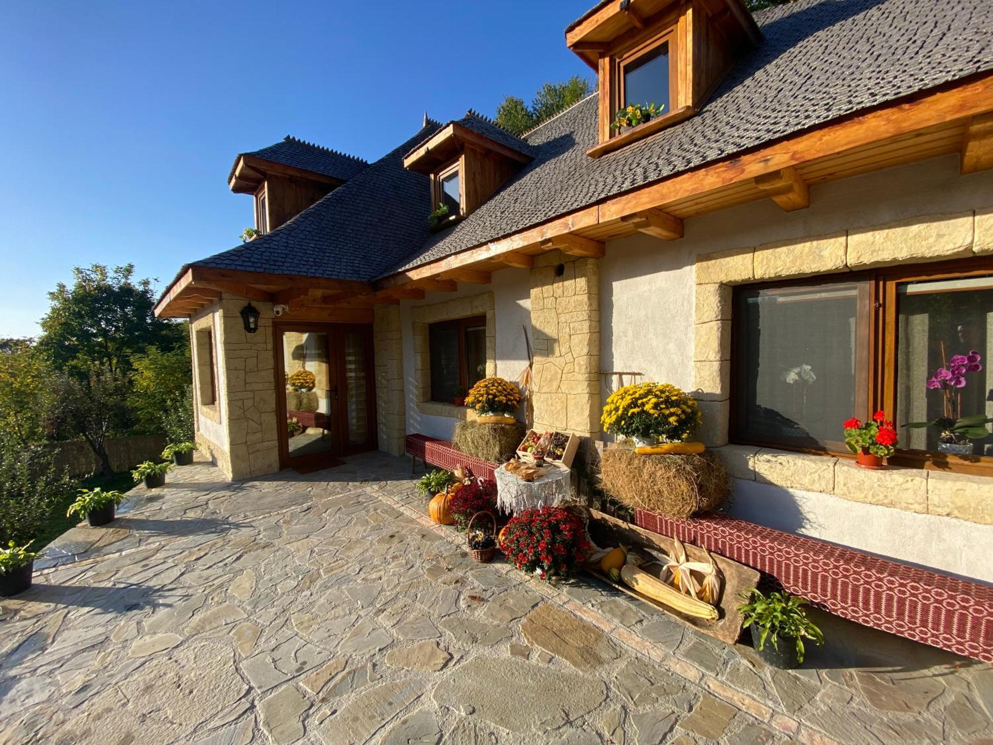 Casa Cu Sindrila Villa Valenii de Munte Luaran gambar
