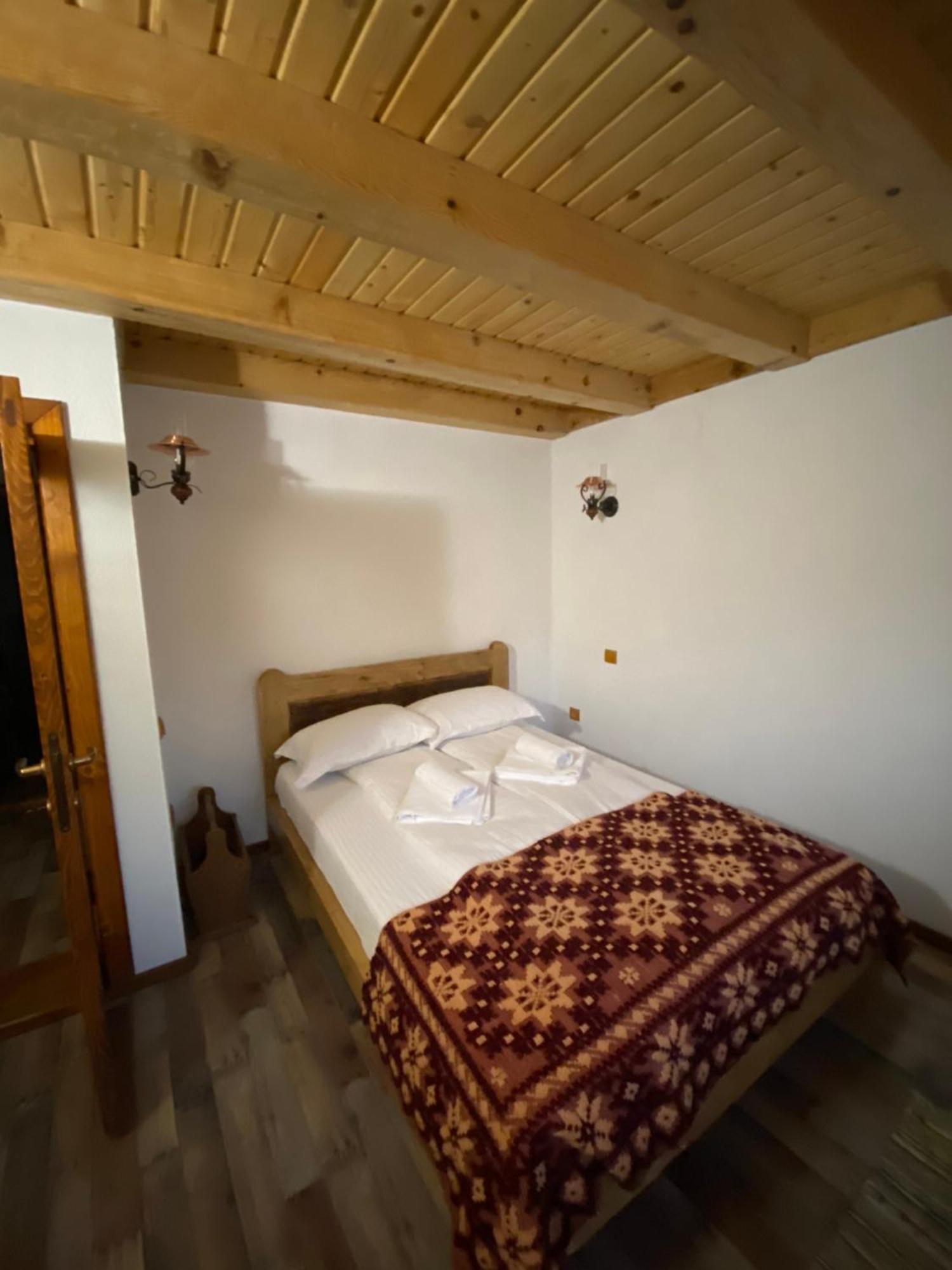 Casa Cu Sindrila Villa Valenii de Munte Luaran gambar